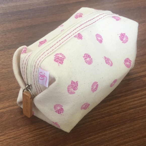 Handbags - Sig zane x Hawaiian Airlines amenity pouch